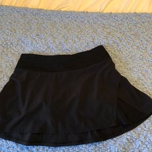 Lululemon skirt 4”